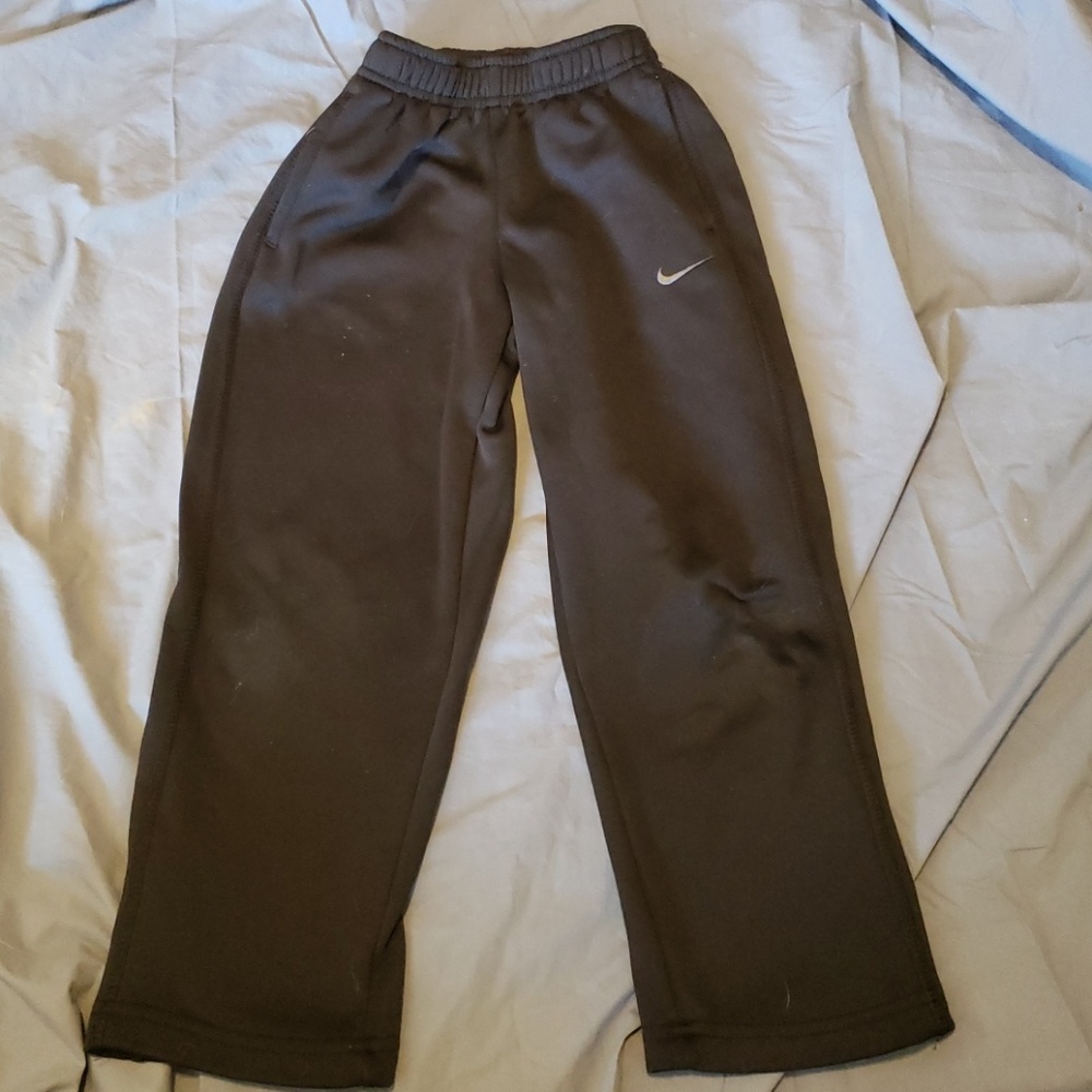 Boys black Nike sweatpants